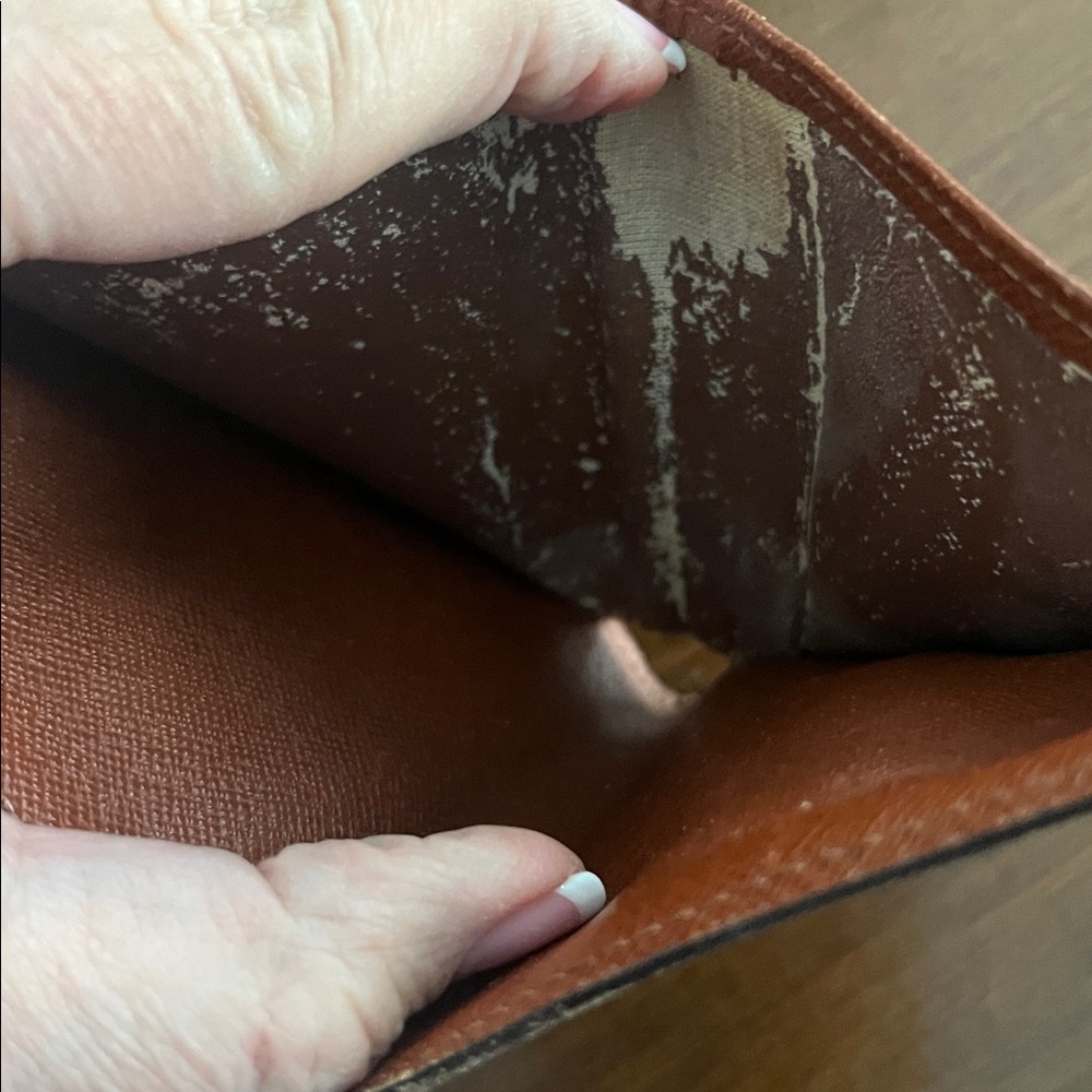 Louis Vuitton Monogram Wallet - Picture 7 of 11